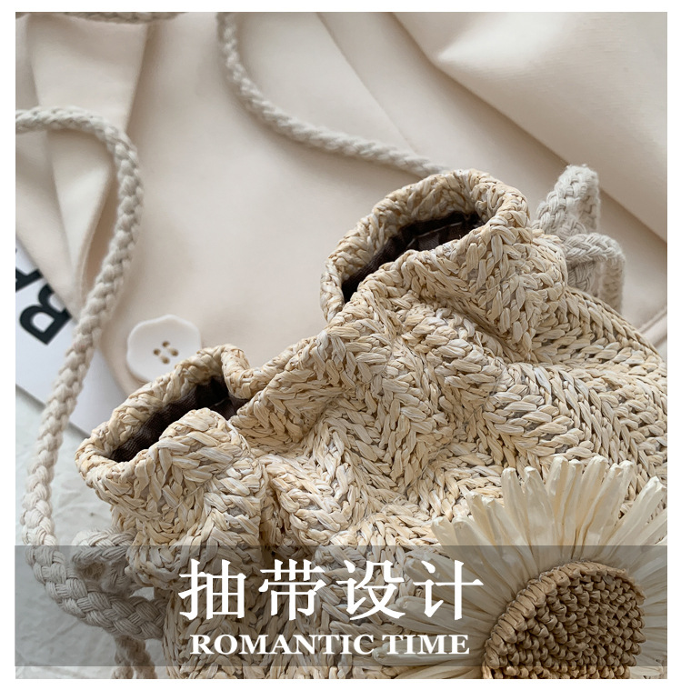 Túi cói đeo chéo kiểu dáng đơn giản dễ phối đồ cho nữ