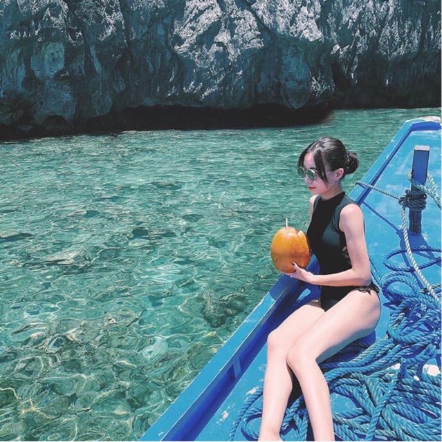 Bikini một mảnh cổ tàu đan dây bên hông sexy