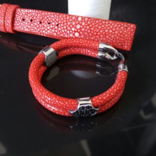 Vòng tay charm đôi da cá đuối Thái lan