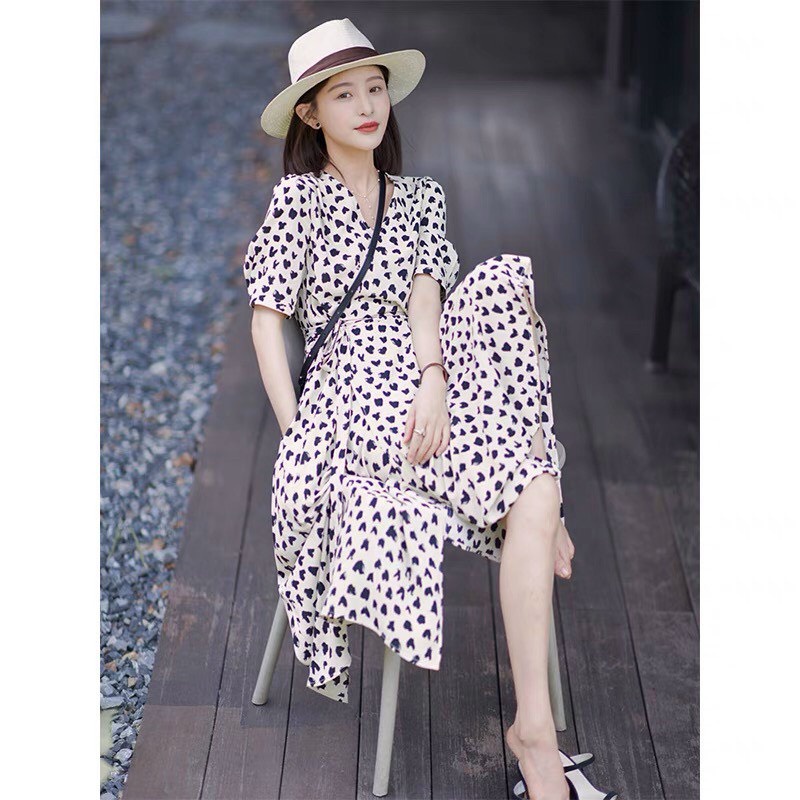 đầm lụa suông họa tiết cổ kiểu v chéo ngắn tay