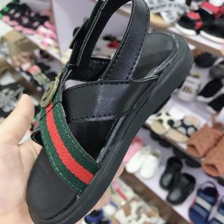 Sandal bé trai