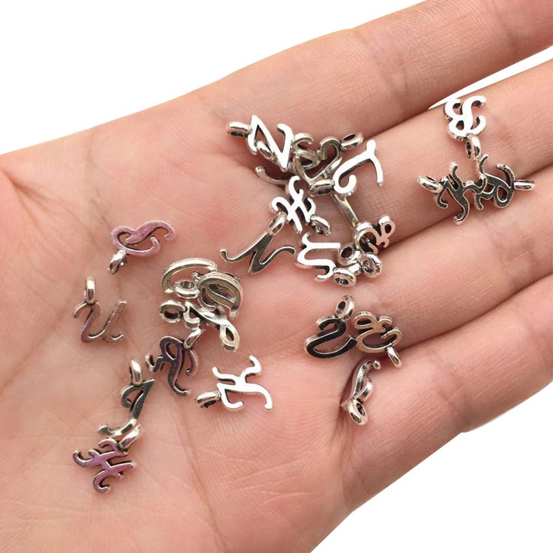 Bộ 26 mặt dây chuyền hình chữ cái từ a-z bằng hợp kim màu bạc