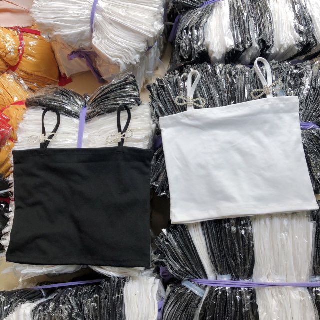 Áo dây phối cái nơ lấp lánh