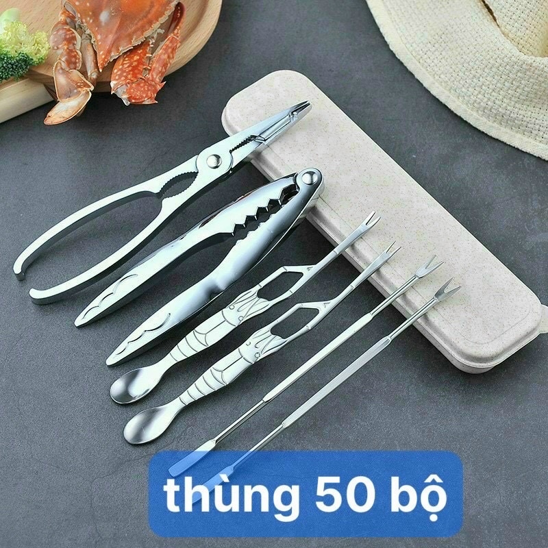 Bộ dụng cụ ăn hải sản 7 chi tiết.
