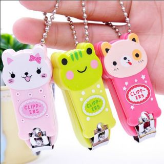 Bấm móng tay cho bé hình cute