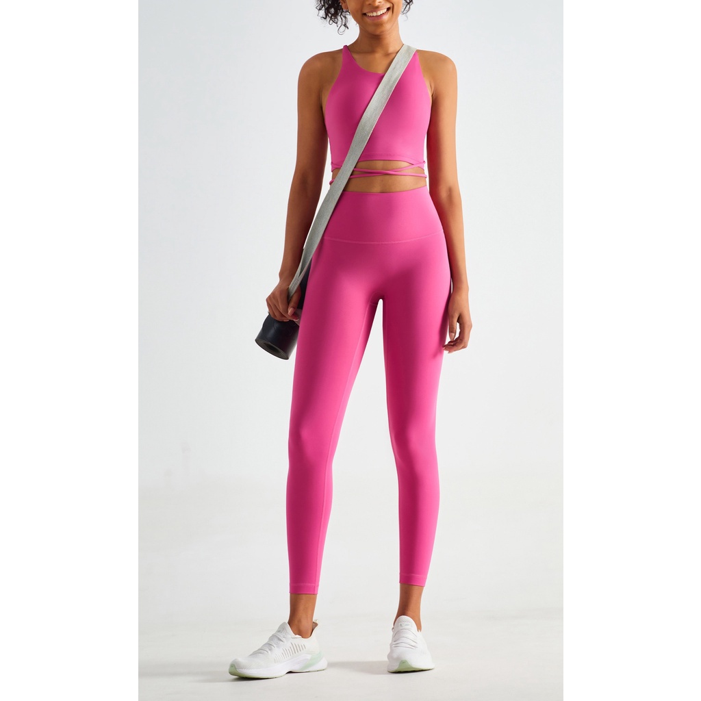 Set đồ tập gồm áo ngực thể thao và quần dài để tập yoga