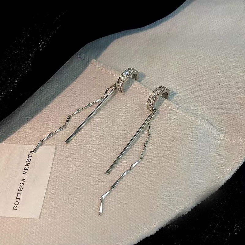 Khuyên Tai Tròn Tua Rua Dài Không Cần Xỏ Lỗ