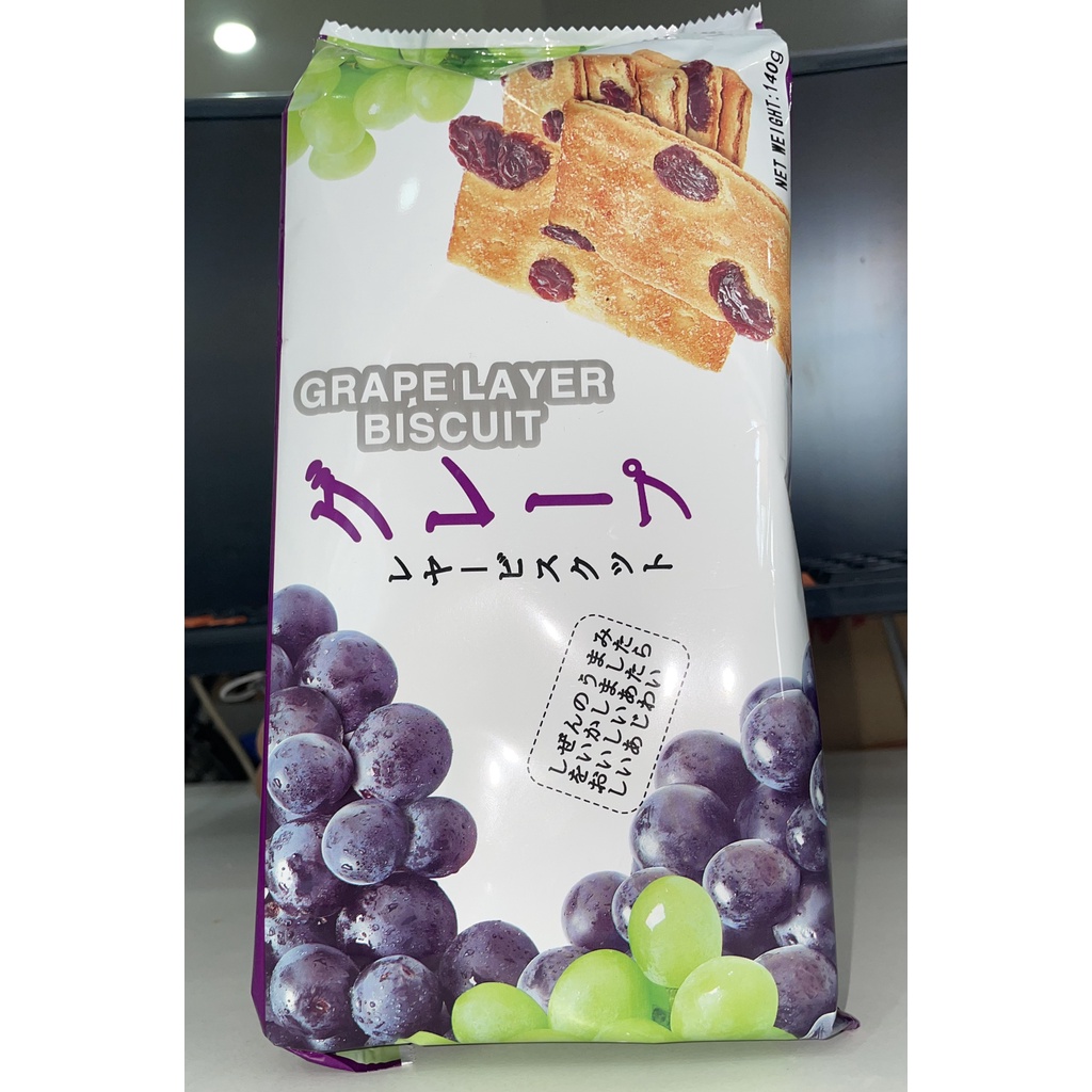 Bánh Quy Nhật Vị Nho Grape Layer Biscuit (Gói 140g)