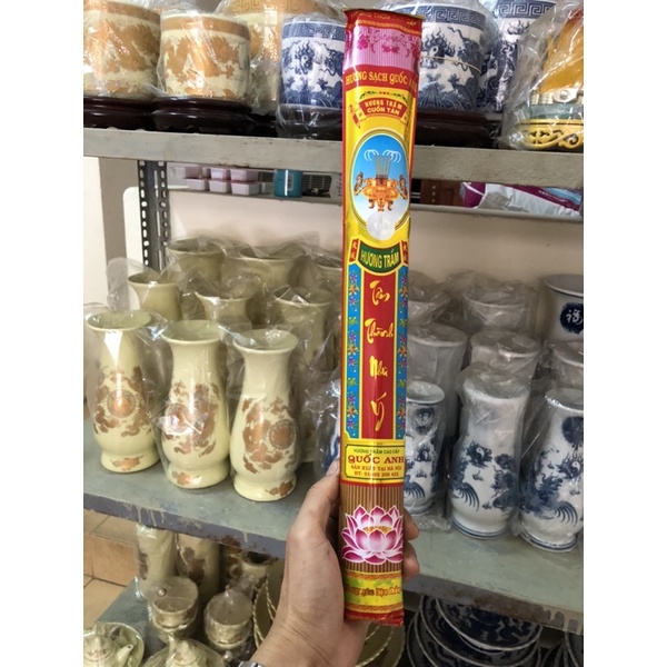 Hương trầm hiệu quốc Anh và hồng thắm