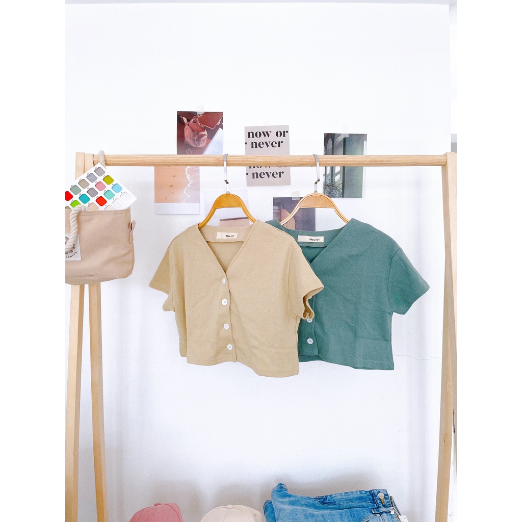 Áo Croptop Tay Ngắn Cổ Tim Nút Gài Màu Vàng  CTTN-V