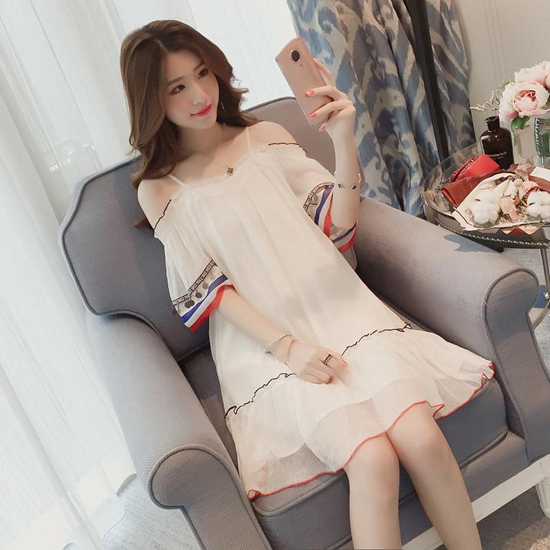 Đầm chiffon hở lưng cổ thuyền