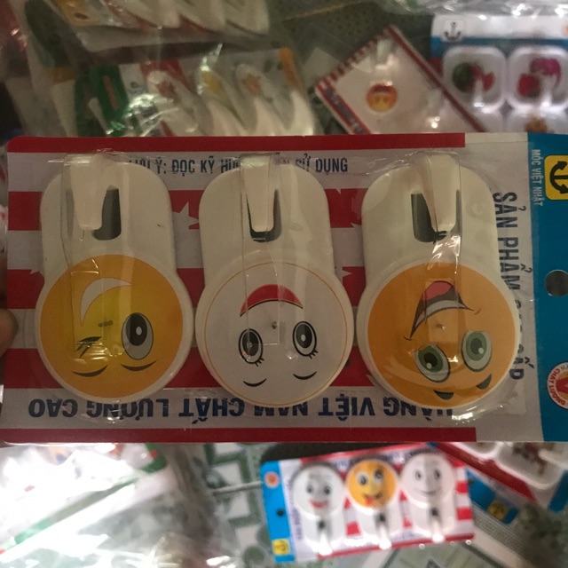 Móc dán tường có Đinh