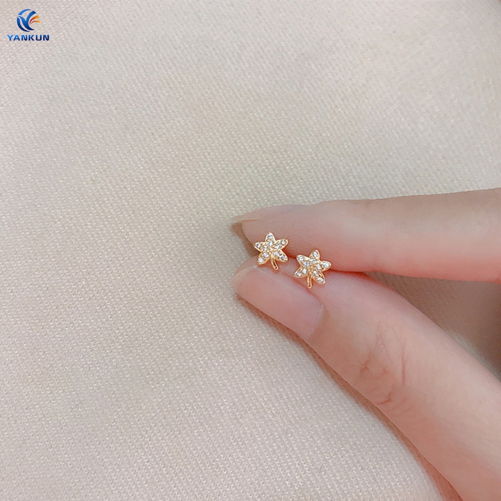 Bông Tai Hình Lá Phong Đính Đá Zircon Dễ Thương Thời Trang Cho Nữ