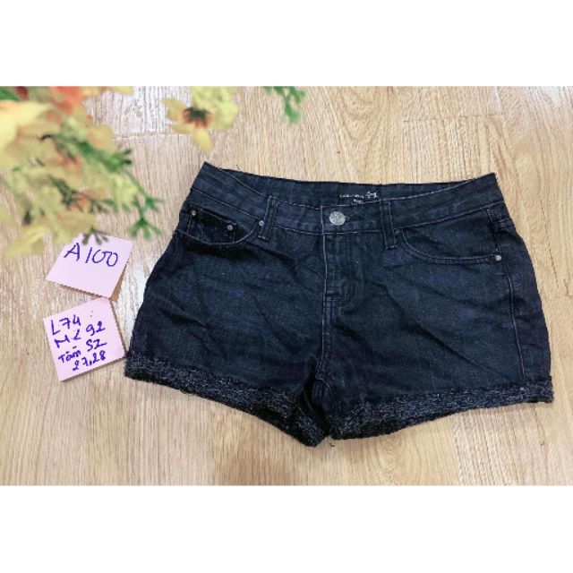 Quần short jean đen size 27,28. A100