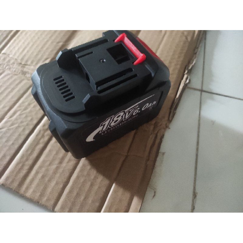 Pin Makita 18V 6Ah Xả Cao Dùng Được Cho Cả Máy 2 Chân Và 3 Chân, Dùng Sạc Adapter Hoặc Đế Sạc Trung Quốc
