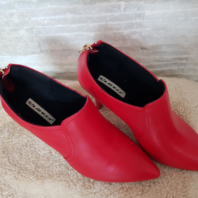 Boot ngắn cổ màu đỏ