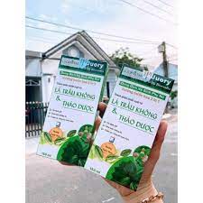 Dung Dịch Vệ Sinh Phụ Nữ Lá Trầu Không Hương Nước Hoa Lucky Star 2 trong 1 - EVA