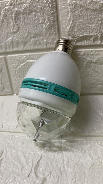 Đèn led 7 màu xoay đuôi E27