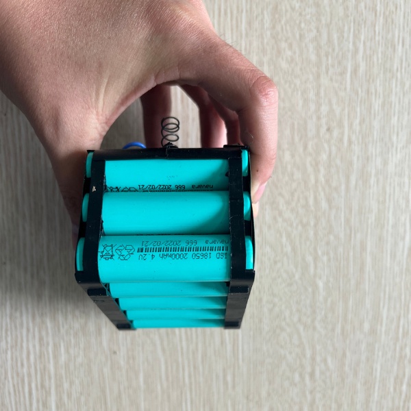 Pin máy khoan Makita, pin 15 cell chân pin phổ thông, pin Makita 6ah bảo hành 12 tháng