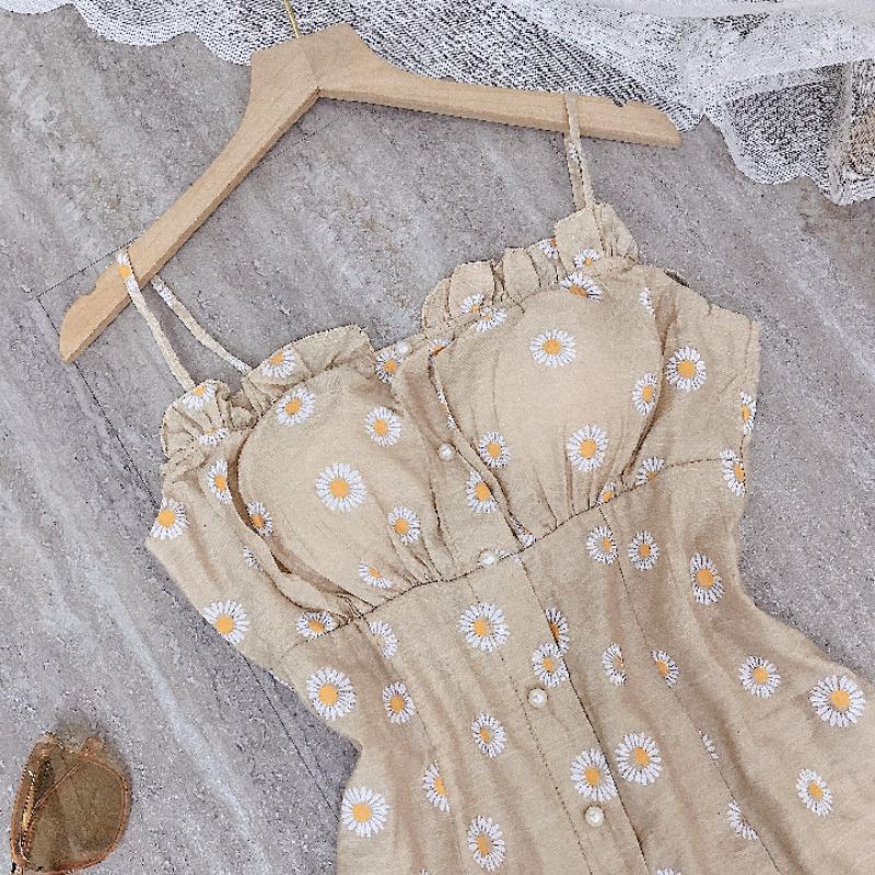 Maxi linen hoa cúc 2 dây, ngực lót bra, nhíu ply | BigBuy360 - bigbuy360.vn