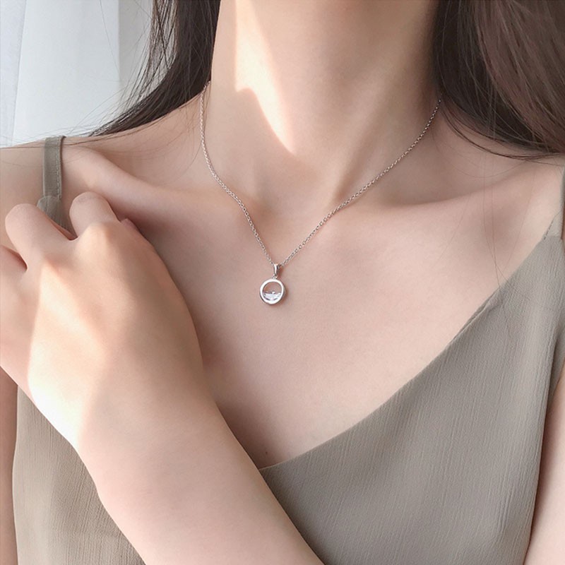 Vòng cổ thiết kế đơn giản đính đá sang trọng cho nữ