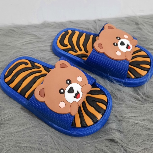 DÉP LÊ NHỰA DẺO HÌNH CHÚ BÒ CHO BÉ