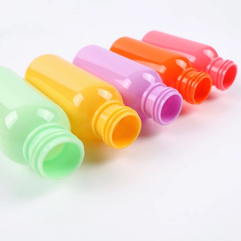 Chai/Lọ Xịt Phun Sương Có Kèm Móc Khoá Tone Màu Kẹo Ngọt Pastel