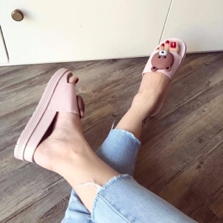 Dép gấu về hàng nha
