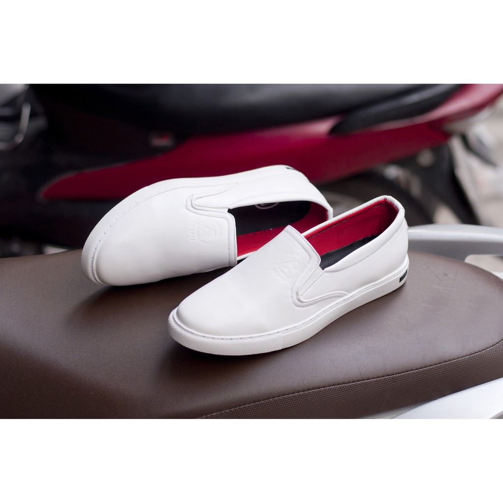 Giày Slip On Nam Aroti Đế Khâu Chắc Chắn Phong Cách Đơn Giản Màu Đen - Trắng - M498 | BigBuy360 - bigbuy360.vn