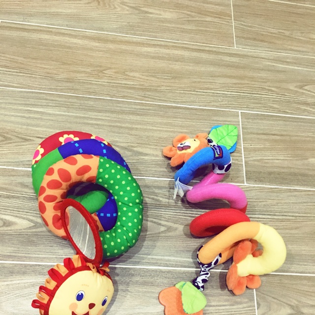 Quấn cũi, rối tay, rắn lamaze.