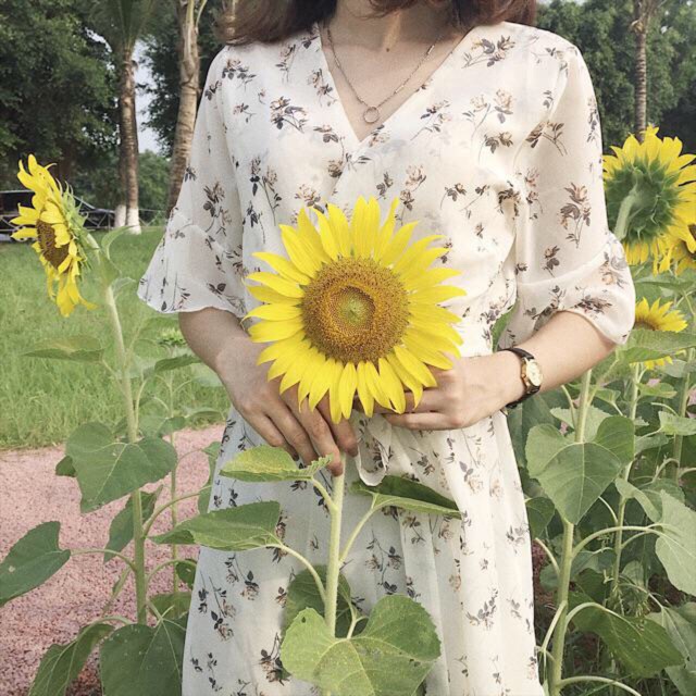 ĐẦM VOAN HOA NHÍ DÁNG DÀI LOẠI ĐẸP | BigBuy360 - bigbuy360.vn