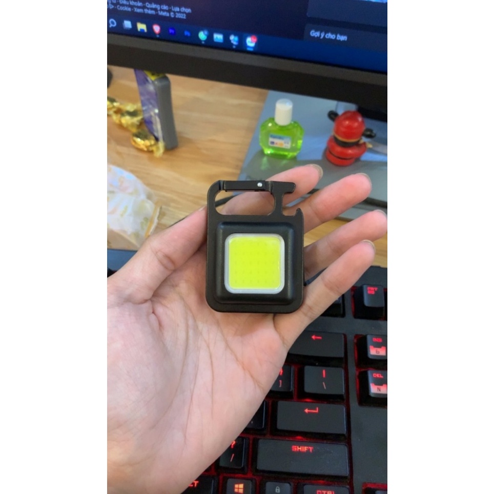 Móc chìa khoá đèn pin LED COB mini tích hợp mở bia, chống nước, dùng pin sạc, có nam châm đính kèm