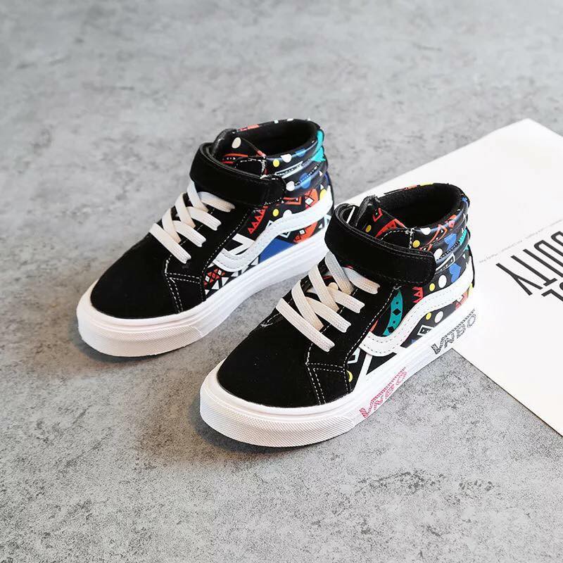 Mã giầy Sneaker cao cổ | BigBuy360 - bigbuy360.vn