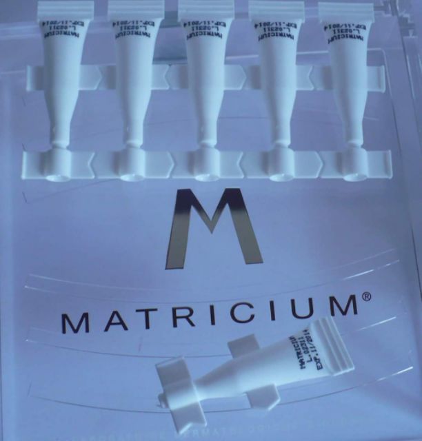 10 ống Serum dưỡng phục hồi da Matricium