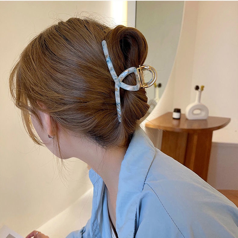 Kẹp tóc đơn giản thời trang cho nữ