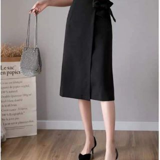 CHÂN VÁY DÀI QUA GỐI