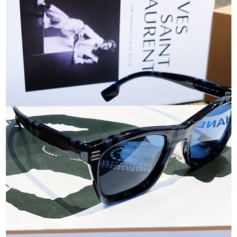 Mắt kính Burberry chanh xả - Đẹp từ mọi góc nhìn  Style unisex nam nữ đeo đều đẹp