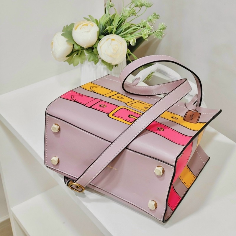 Túi Coach tote 22 in hoạ tiết sẵn sale