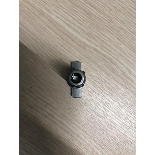 Đầu bulong chữ T