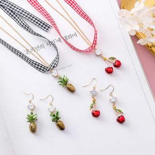 CHOKER KIỂU DÁNG KẾT HỢP ĐỘC ĐÁO