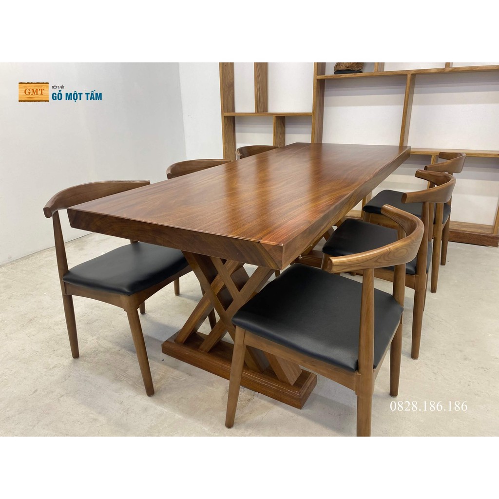 Bàn ăn gỗ lim nguyên tấm chân gỗ tuyệt đẹp