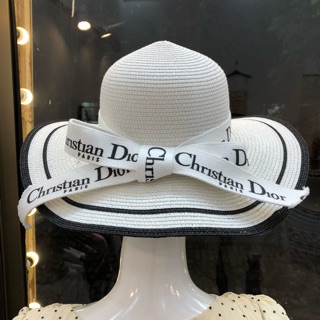 Mũ dior