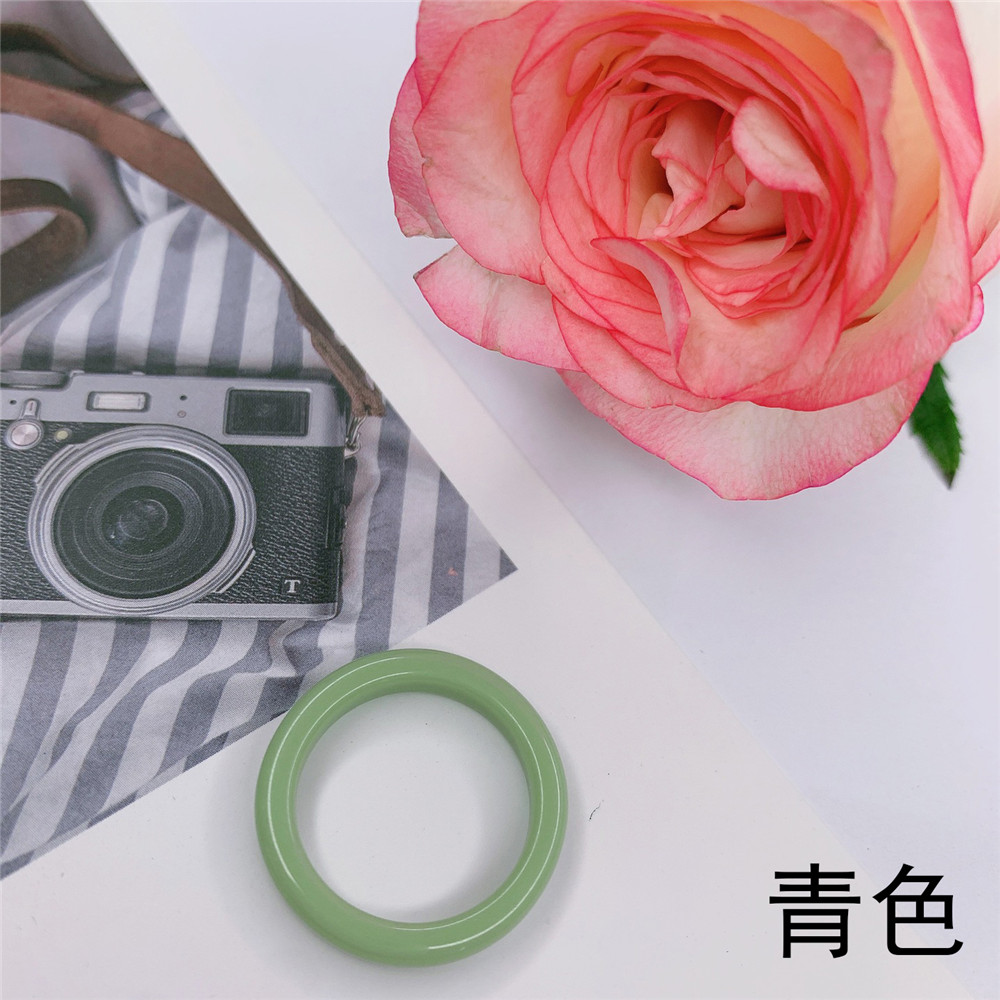 Nhẫn Nhựa Nhiều Màu Thiết Kế Ấn Tượng