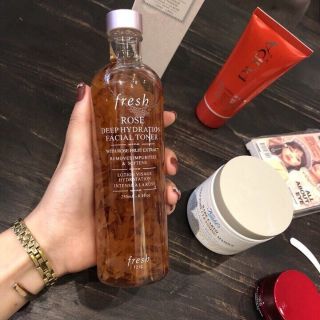 Nước hoa hồng chăm sóc da
