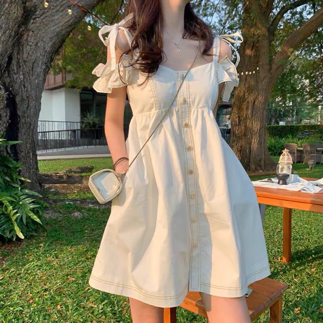 ĐẦM NƠ TRỄ VAI