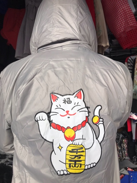 Áo khoác dù mèo thần tài