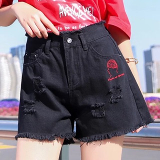 Quan jeans 2 mau trang va den