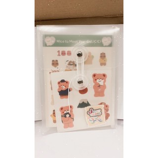 Set Sticker Và Pin Cài Đi Kèm Balo