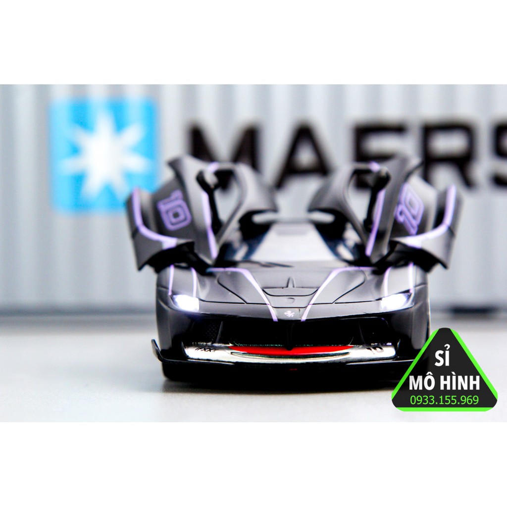 Mô hình xe Ferrari FXX K 1:32