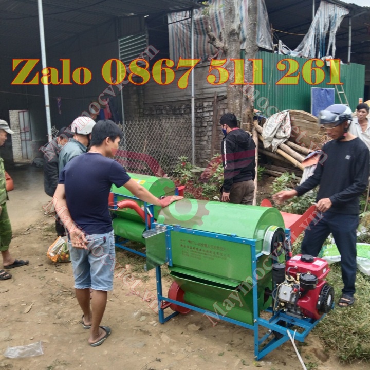 Máy tuốt lúa mini tại Tuyên Quang